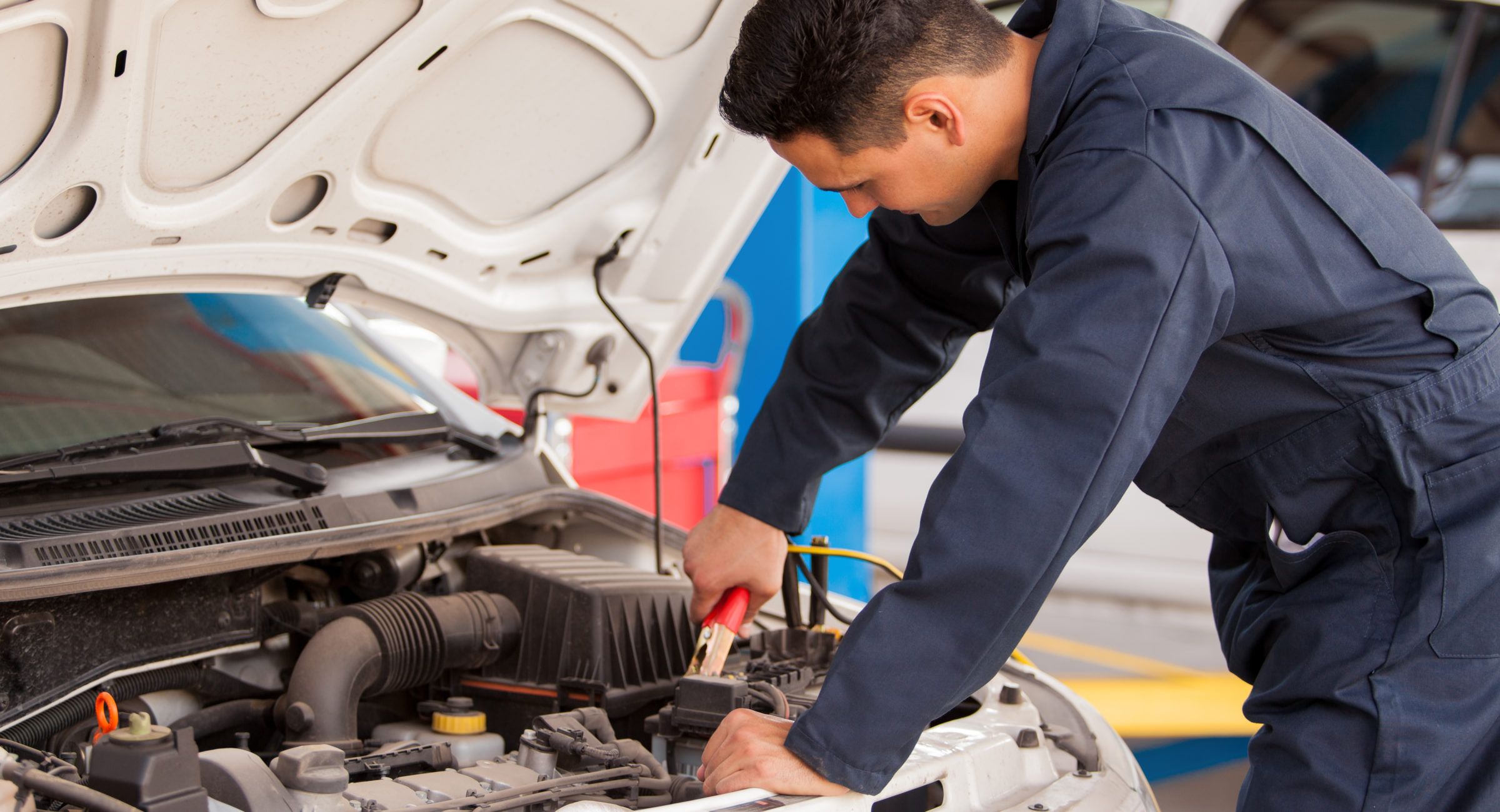 Using jumper cables to start a car Using jumper cables to start a car